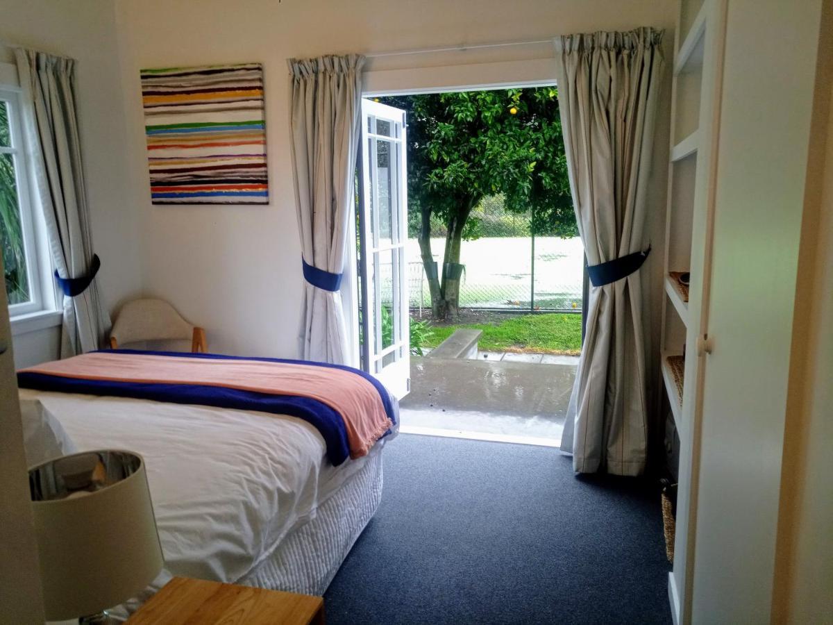 Irongate Retreat Bed & Breakfast Хейстингс Екстериор снимка