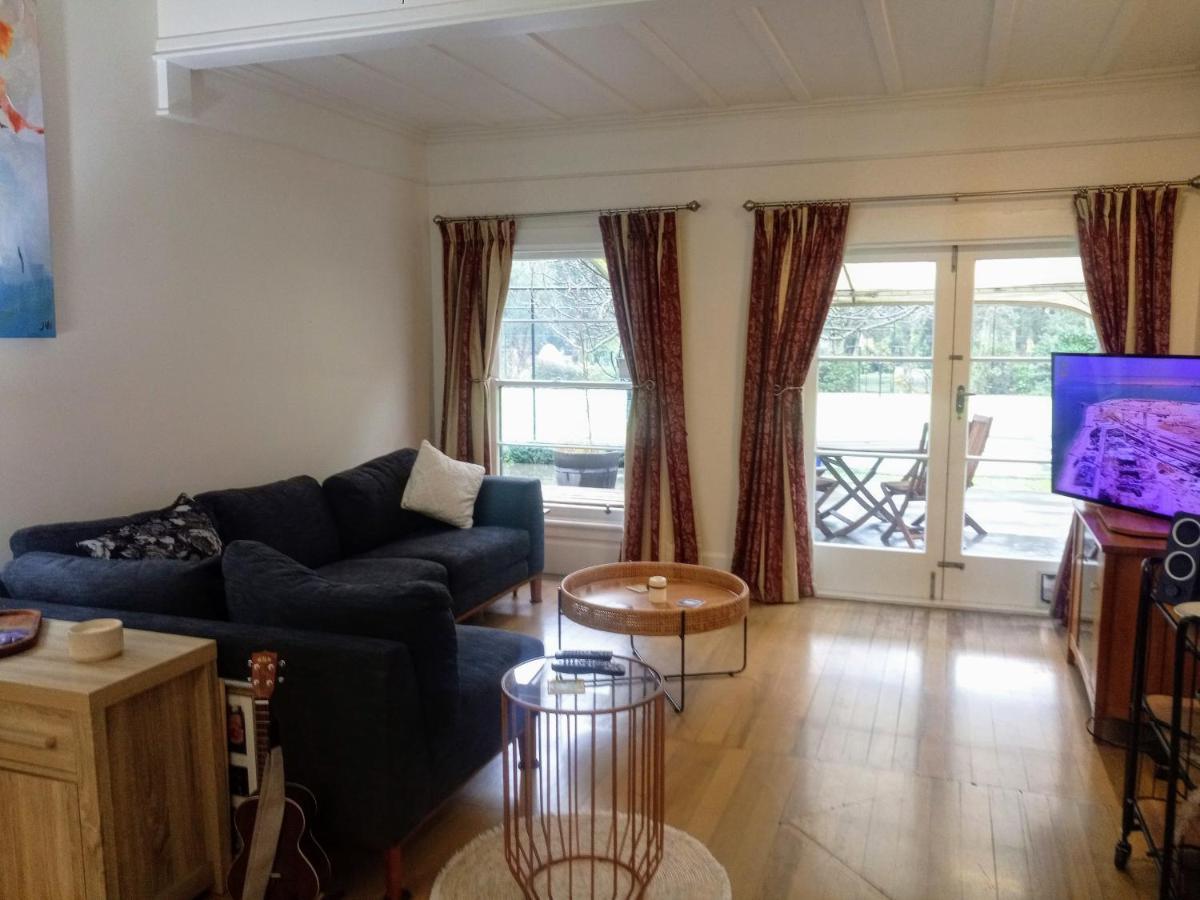 Irongate Retreat Bed & Breakfast Хейстингс Екстериор снимка
